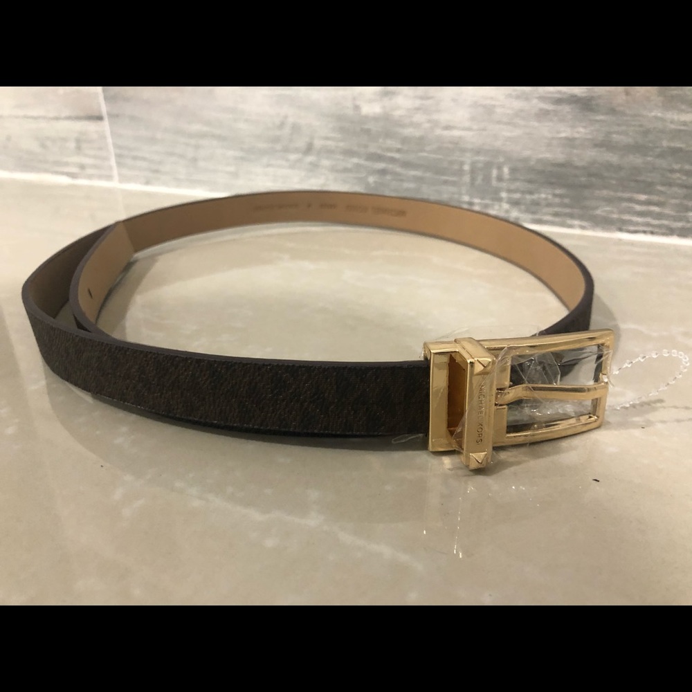 🔸Michael Kors belt